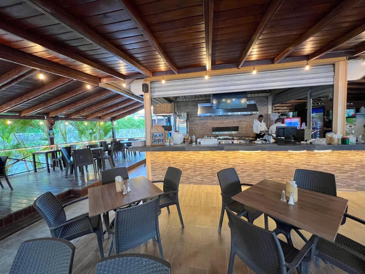 Sol Caribe Suites - Playa Los Corales - Beach Club, Wifi, Swimming Pool Punta Cana Exteriör bild